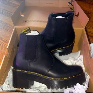 BRAND NEW Dr. Marten chelsea platform boots